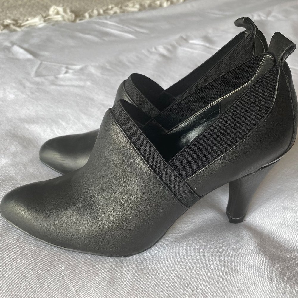 ADRIENNE VITTADINI Women's San Jose Heel Bootie - Black Leather